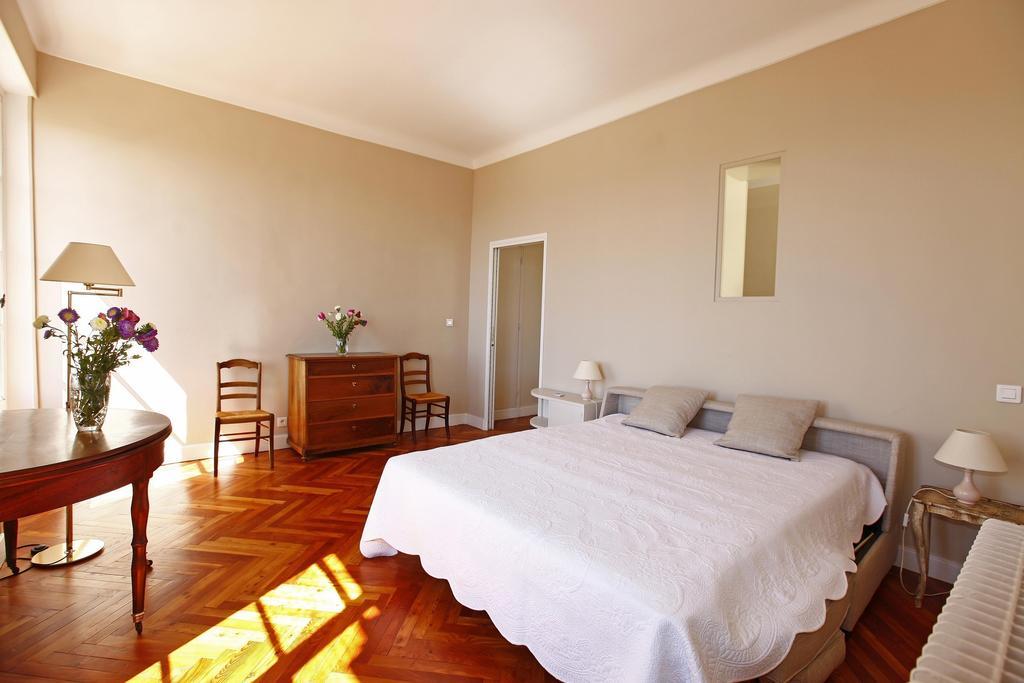 Palmeraie - Magnifique Appartement D'Epoque Avec Vue Mer 4 Personnes Avec Terrasse Le Port Nice Rum bild