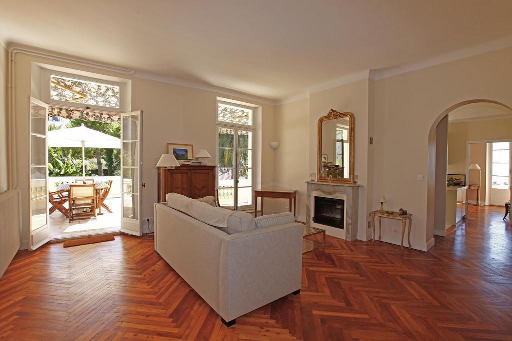Palmeraie - Magnifique Appartement D'Epoque Avec Vue Mer 4 Personnes Avec Terrasse Le Port Nice Rum bild