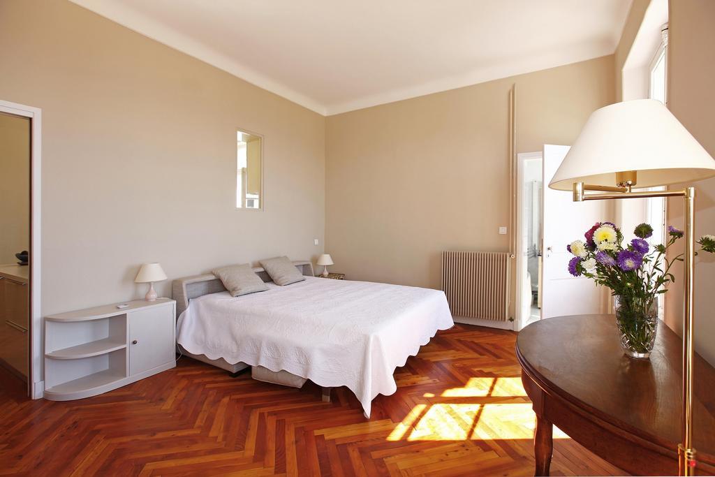 Palmeraie - Magnifique Appartement D'Epoque Avec Vue Mer 4 Personnes Avec Terrasse Le Port Nice Rum bild